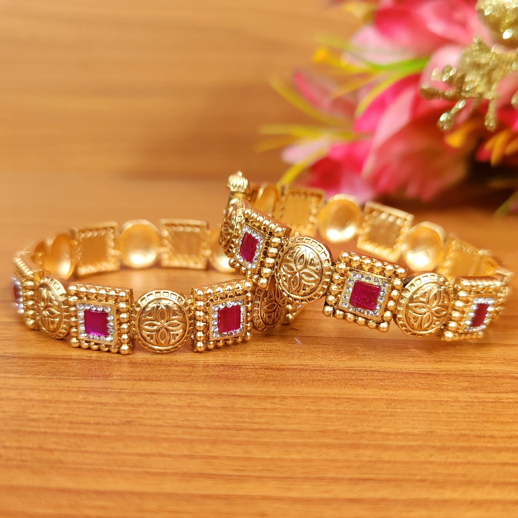 Latest reliable antique gold bangles
