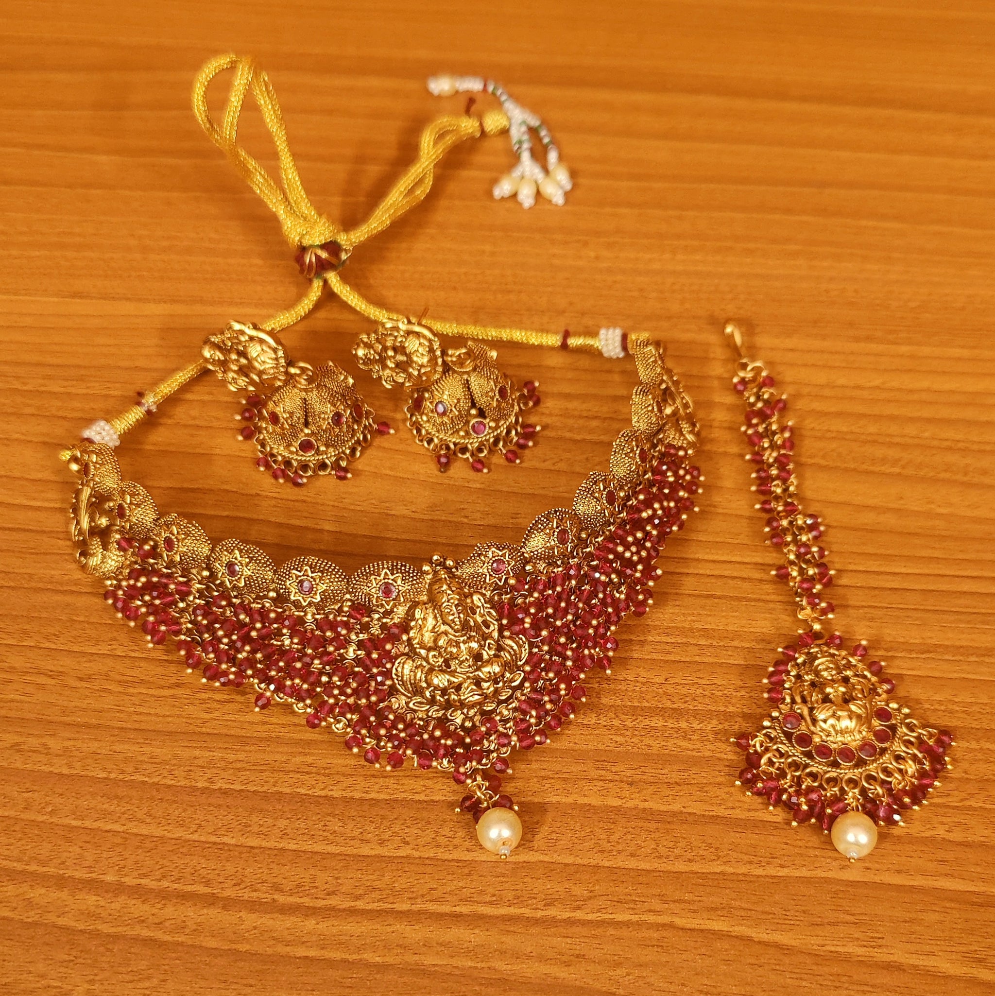 ANTIQUE GOLD TEMPLE LOOK RED CRYSTAL NECKLACE SET Sanvi Jewels
