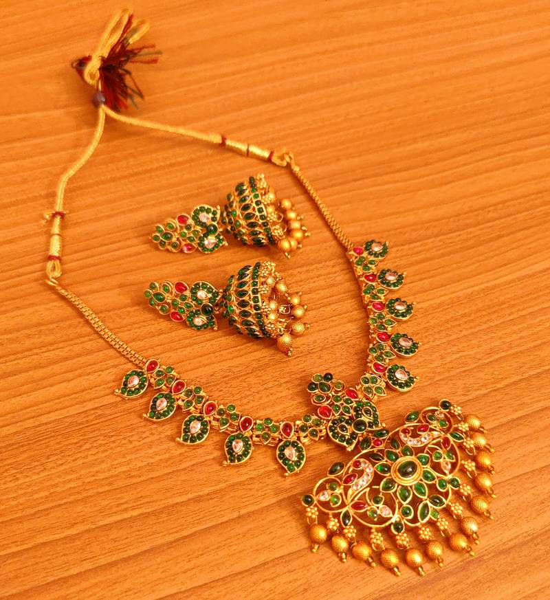 GREEN KEMPU STONE MATT GOLD PLATED NECKLACE SET Sanvi Jewels