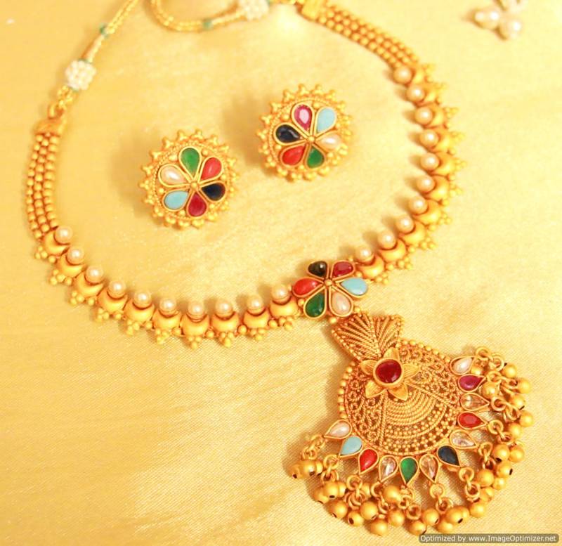 Gold polish necklace set outlet